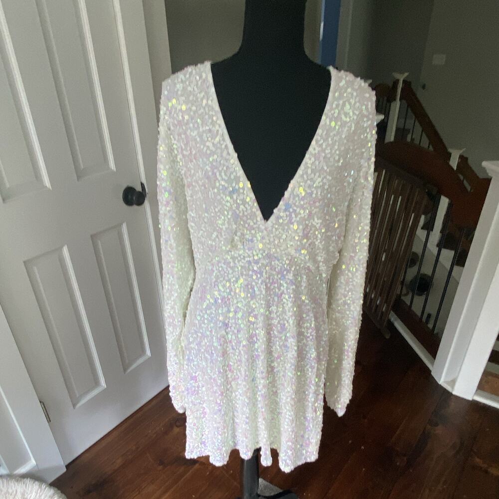 Show Me Your MuMu Women’s XL White Iridescent Sequin Mesh V-Neck Mini Dress